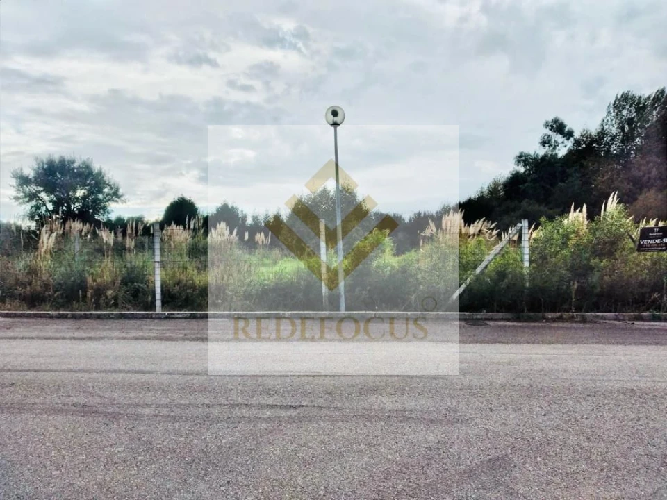 Terreno para Venda em Santa Maria de Lamas Foto 1