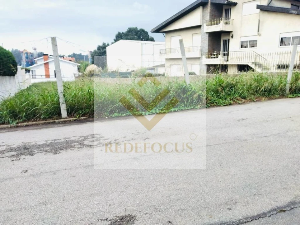 Terreno para Venda em Santa Maria de Lamas Foto 1