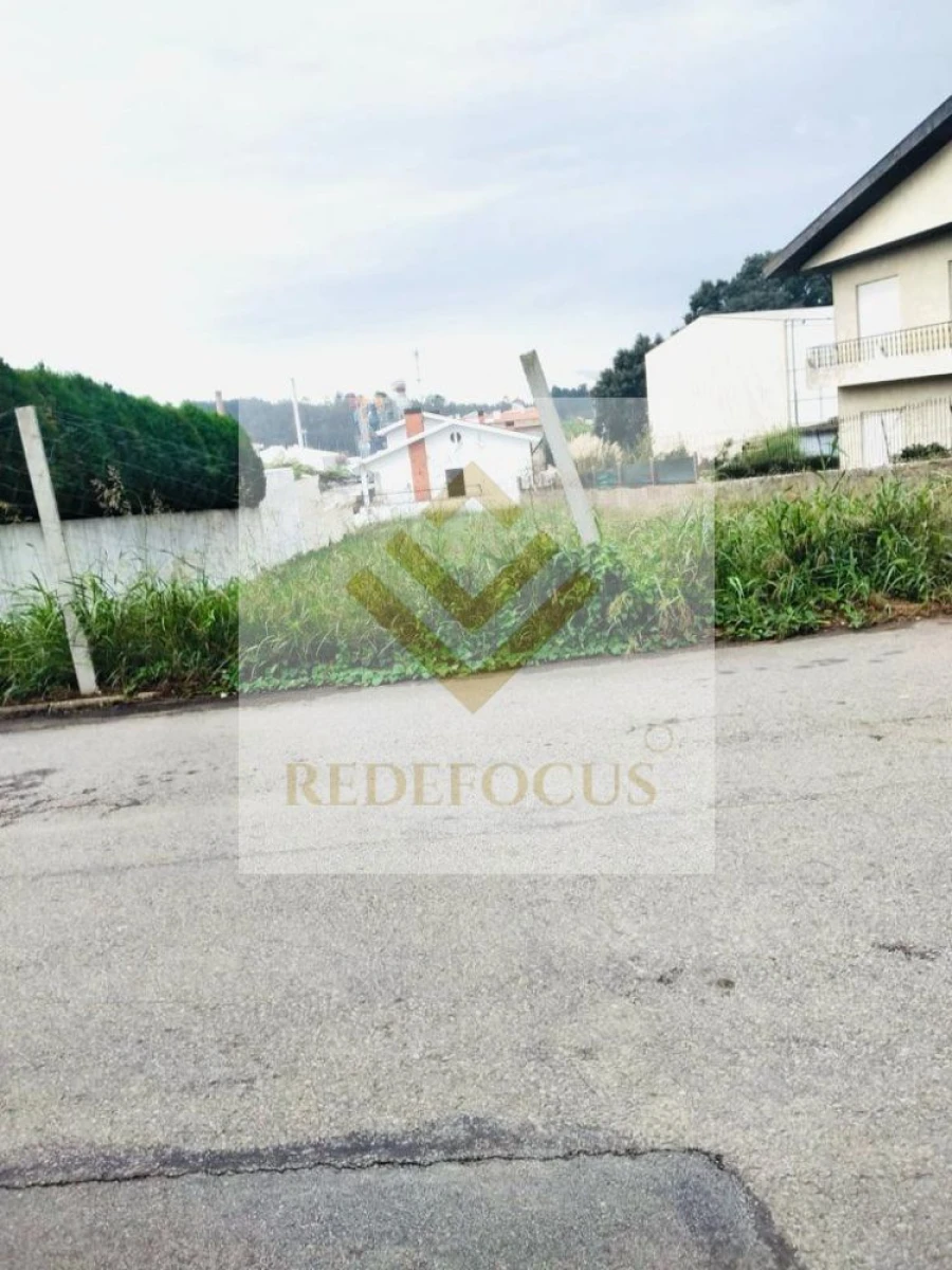 Terreno para Venda em Santa Maria de Lamas Foto 2