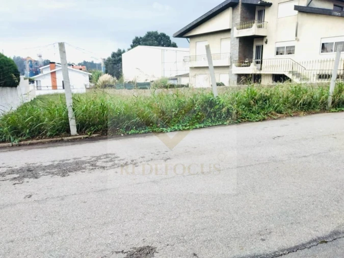 Terreno para Venda em Santa Maria de Lamas Foto 1