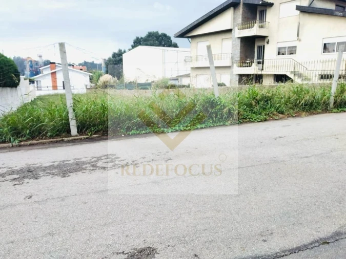 Terreno para Venda em Santa Maria de Lamas Foto 1