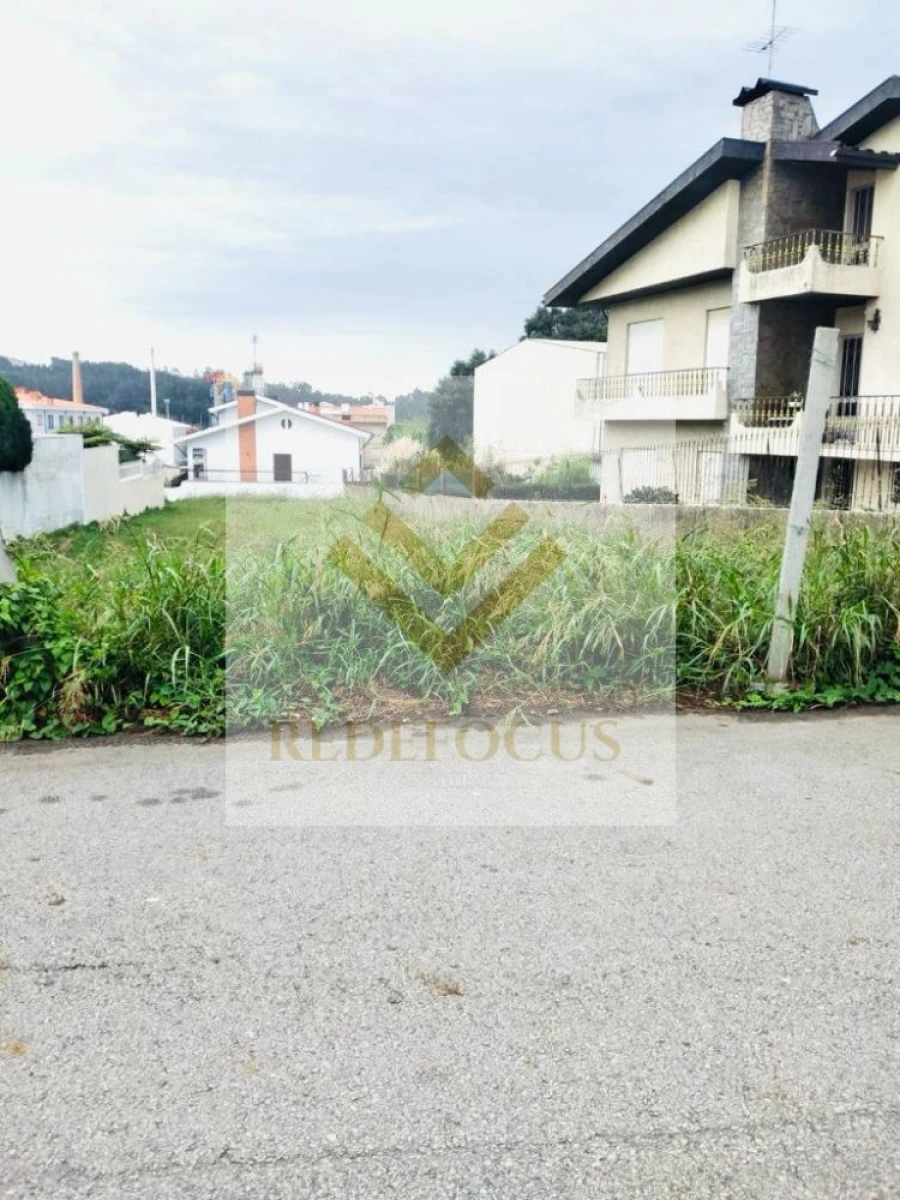 Terreno para Venda em Santa Maria de Lamas Foto 5