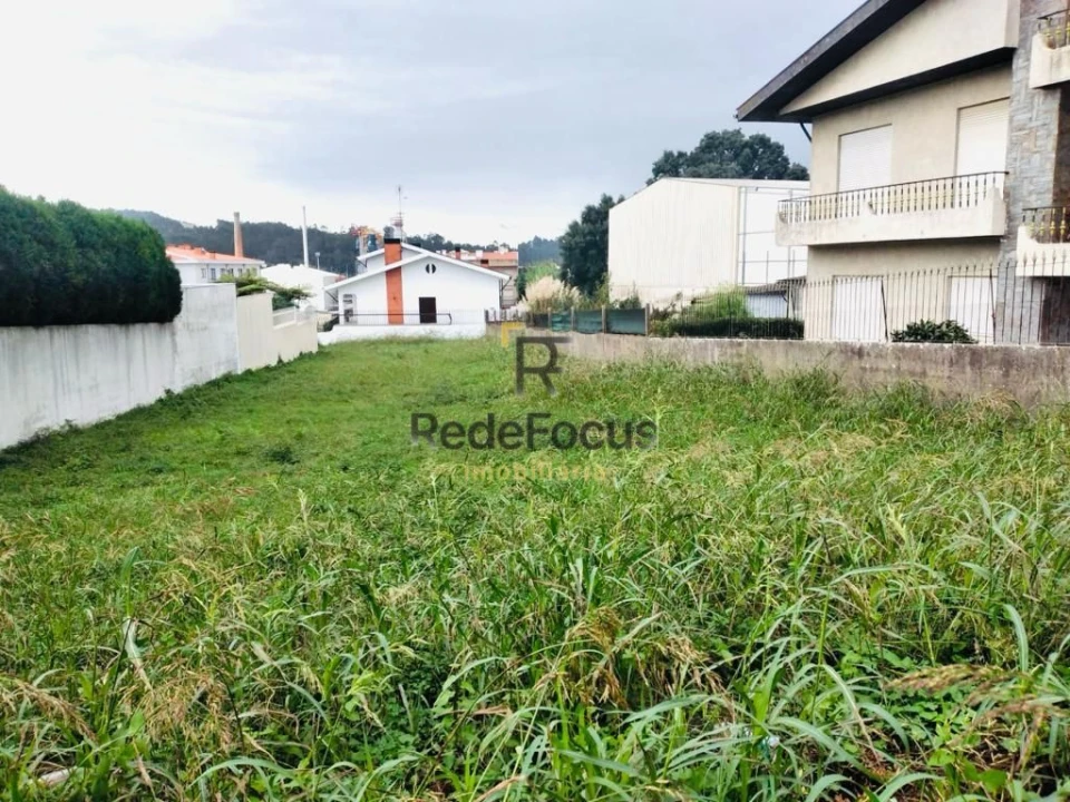 Terreno para Venda em Santa Maria de Lamas Foto 3