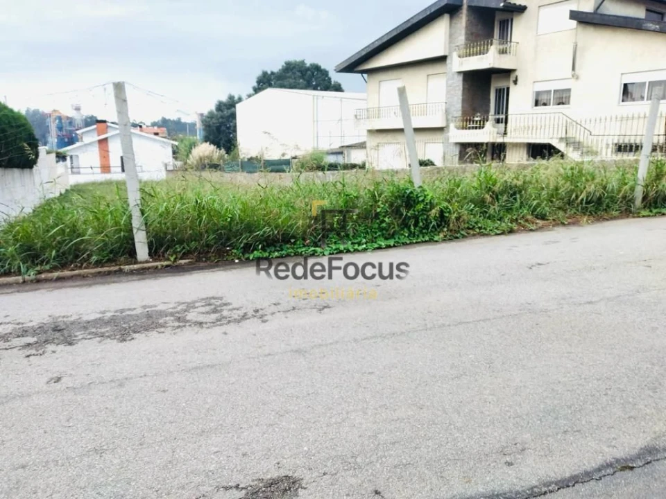 Terreno para Venda em Santa Maria de Lamas Foto 1