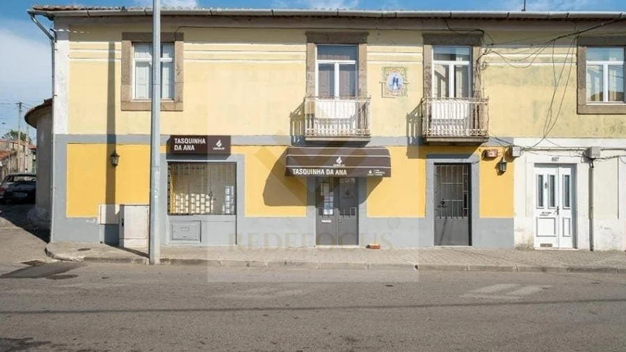 Loja para Venda em Arcozelo