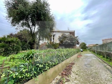 Moradia T3 para Venda em Oliveira do Douro
