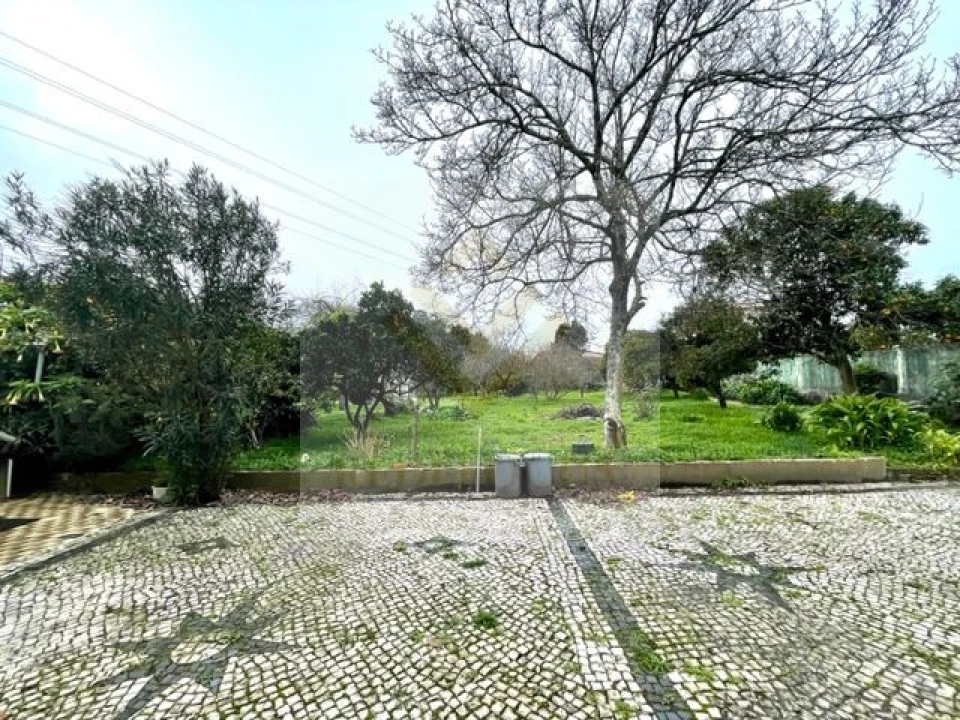Moradia T3 para Venda em Oliveira do Douro Foto 25