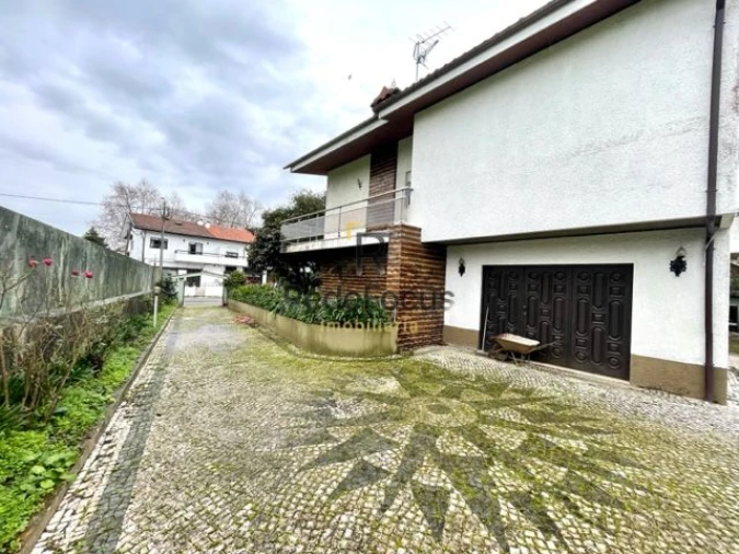 Moradia T3 para Venda em Oliveira do Douro Foto 24