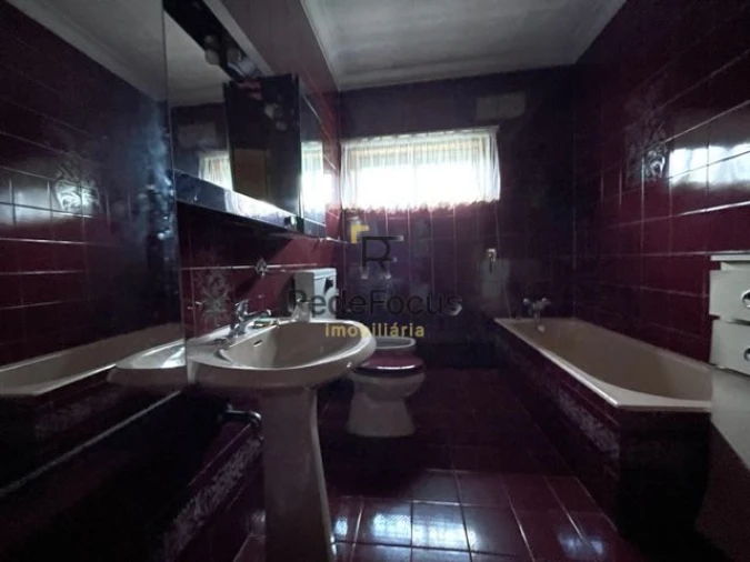 Moradia T3 para Venda em Oliveira do Douro Foto 17