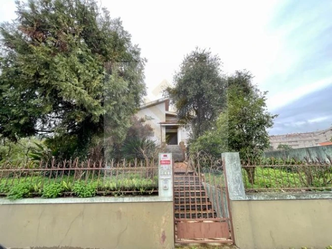 Moradia T3 para Venda em Oliveira do Douro Foto 4