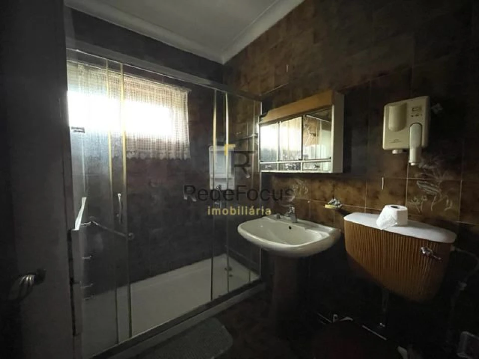 Moradia T3 para Venda em Oliveira do Douro Foto 12