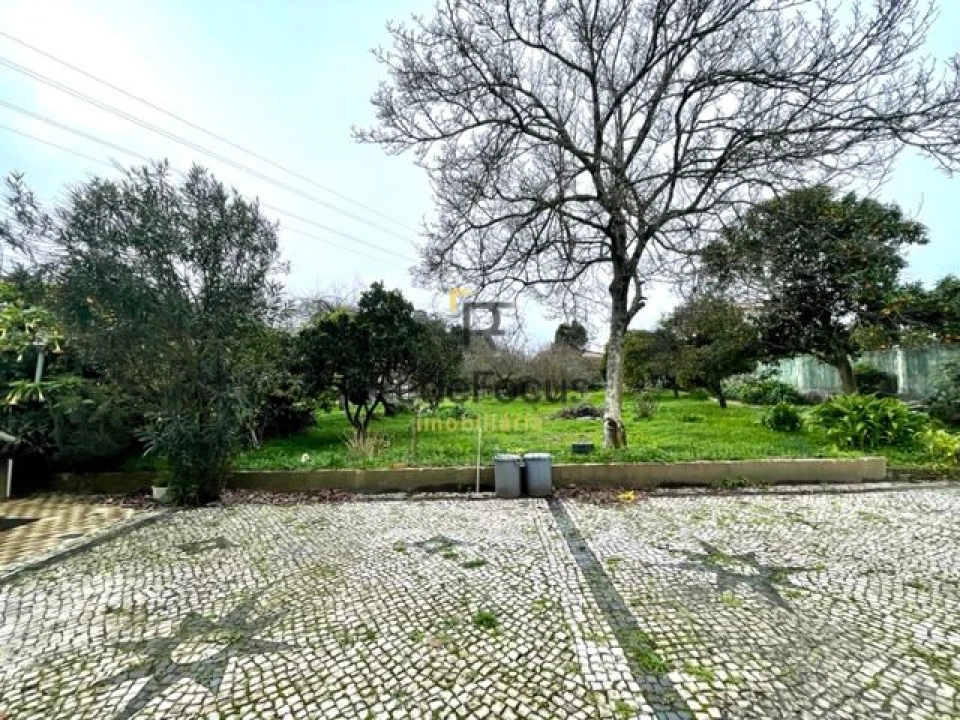 Moradia T3 para Venda em Oliveira do Douro Foto 25