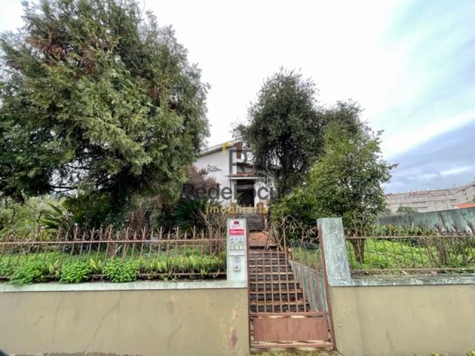 Moradia T3 para Venda em Oliveira do Douro Foto 4