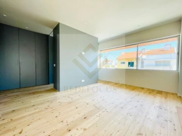 Moradia T4 para Venda em Canidelo
