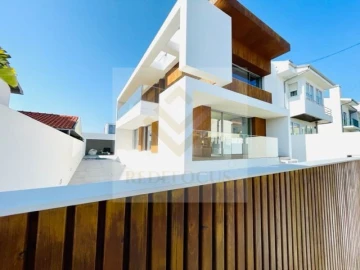 Moradia T4 para Venda em Canidelo