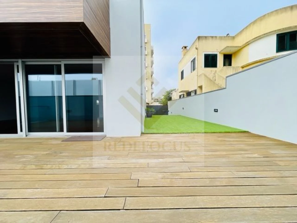 Moradia T4 para Venda em Espinho Foto 10