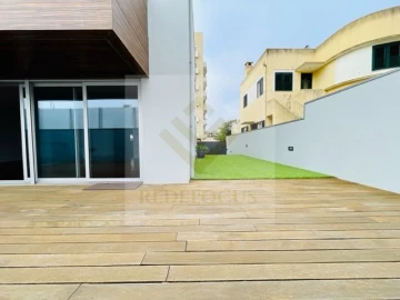 Moradia T4 para Venda em Espinho