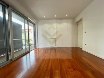 Moradia T4 para Venda em Espinho