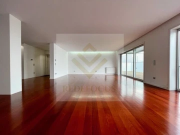 Moradia T4 para Venda em Espinho