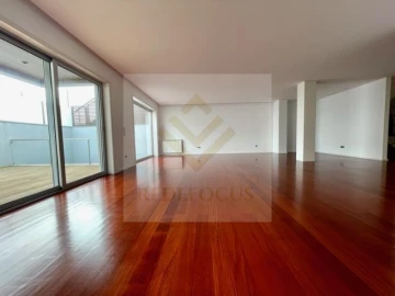 Moradia T4 para Venda em Espinho