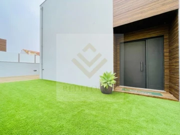 Moradia T4 para Venda em Espinho