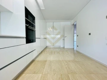 Moradia T4 para Venda em Espinho