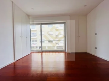 Moradia T4 para Venda em Espinho