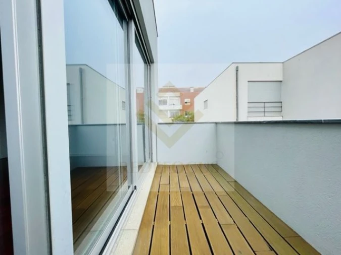Moradia T4 para Venda em Espinho Foto 23