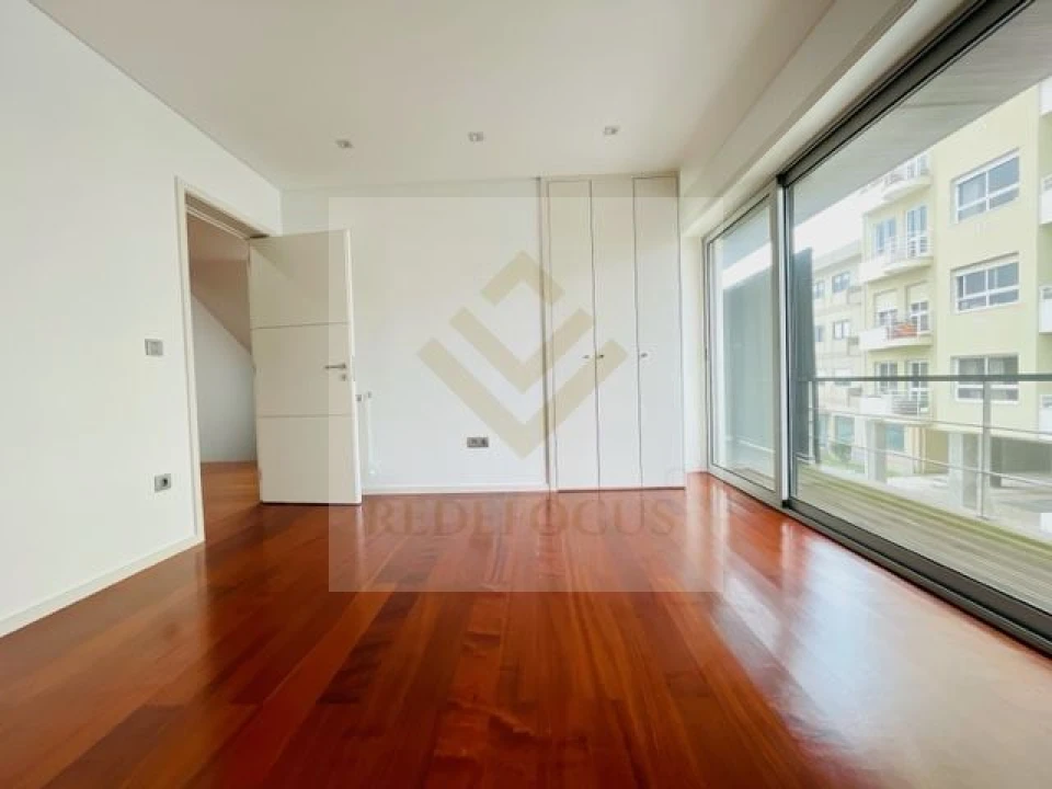 Moradia T4 para Venda em Espinho Foto 34