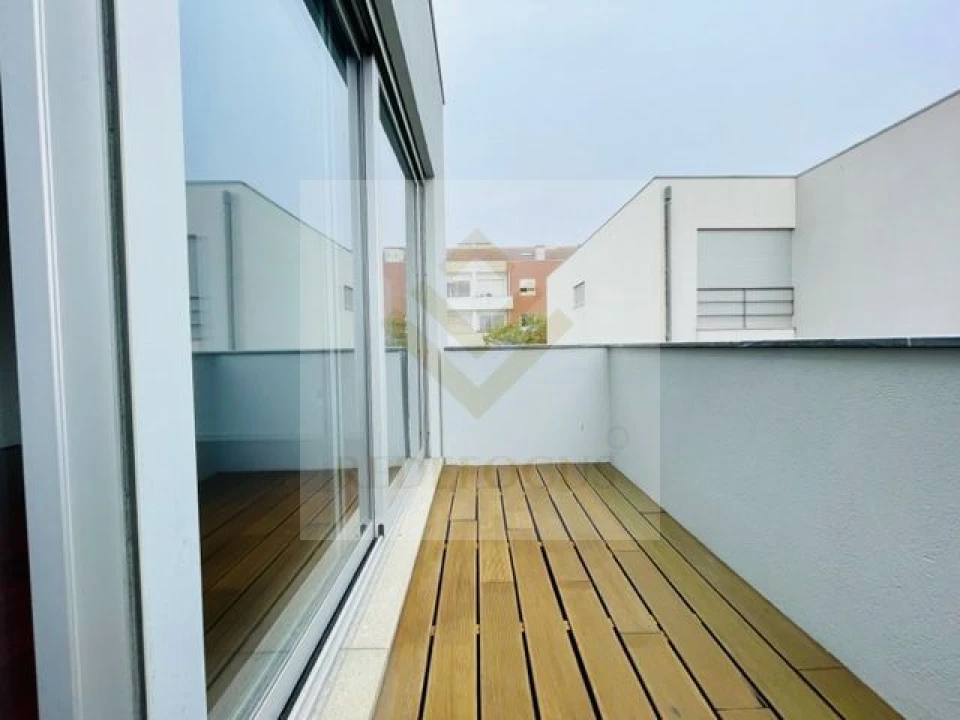 Moradia T4 para Venda em Espinho Foto 23