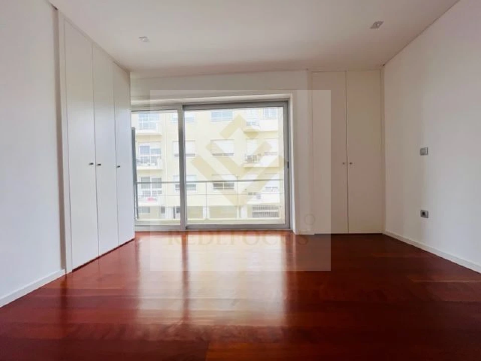 Moradia T4 para Venda em Espinho Foto 35