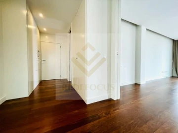 Apartamento T4 para Venda em Espinho