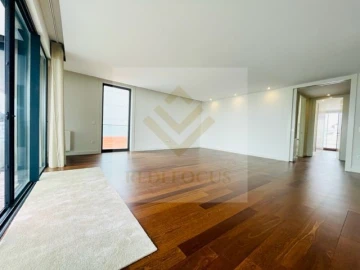Apartamento T4 para Venda em Espinho
