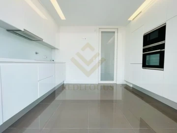 Apartamento T4 para Venda em Espinho