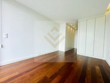 Apartamento T4 para Venda em Espinho