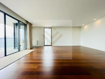Apartamento T4 para Venda em Espinho
