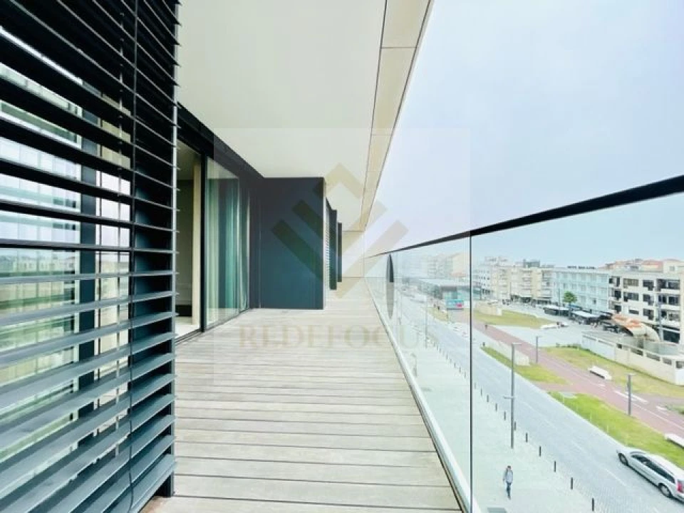 Apartamento T4 para Venda em Espinho Foto 9