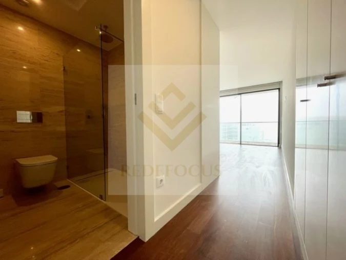 Apartamento T4 para Venda em Espinho Foto 37