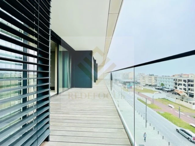Apartamento T4 para Venda em Espinho Foto 9