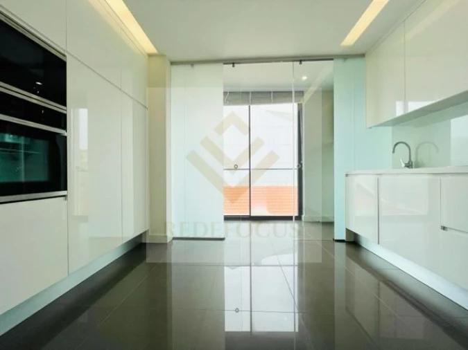 Apartamento T4 para Venda em Espinho Foto 14