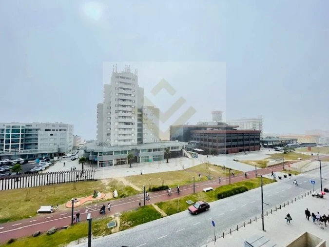 Apartamento T4 para Venda em Espinho Foto 11