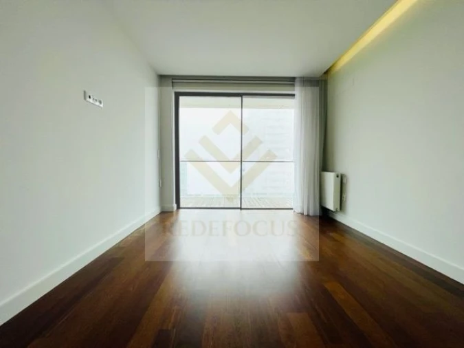Apartamento T4 para Venda em Espinho Foto 36
