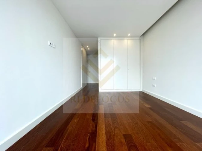 Apartamento T4 para Venda em Espinho Foto 42
