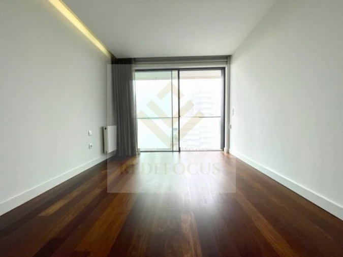 Apartamento T4 para Venda em Espinho Foto 29