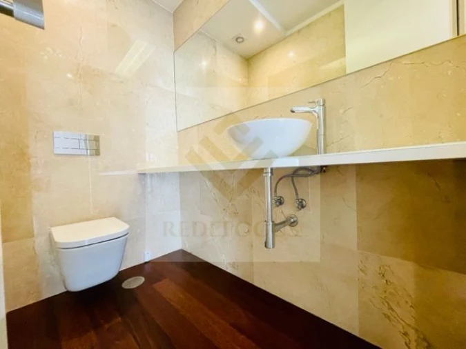 Apartamento T4 para Venda em Espinho Foto 18