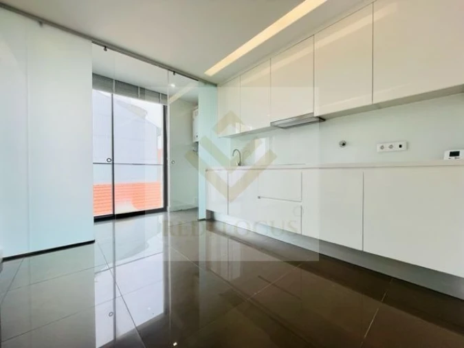 Apartamento T4 para Venda em Espinho Foto 13