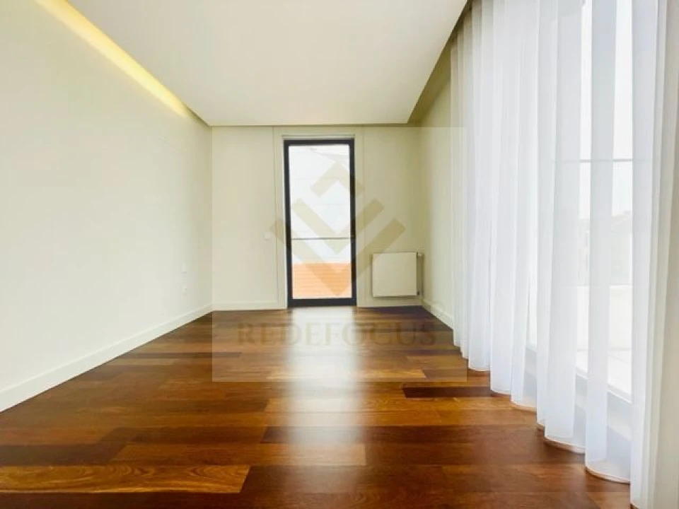 Apartamento T4 para Venda em Espinho Foto 21