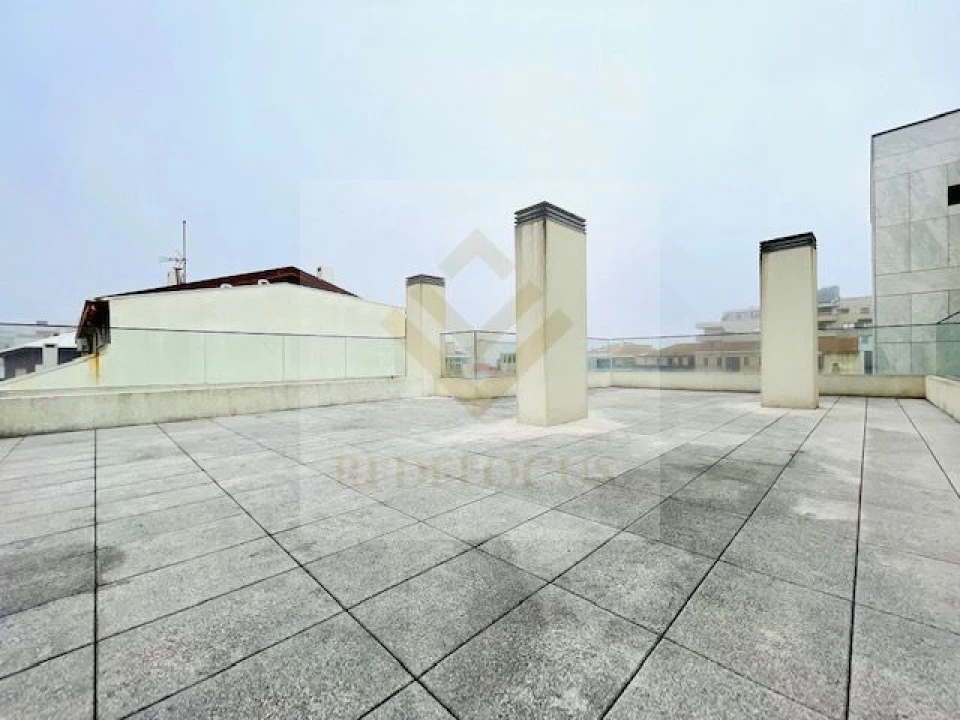 Apartamento T4 para Venda em Espinho Foto 26