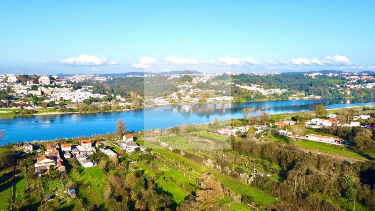 Quinta T6 para Venda em Avintes Foto 3