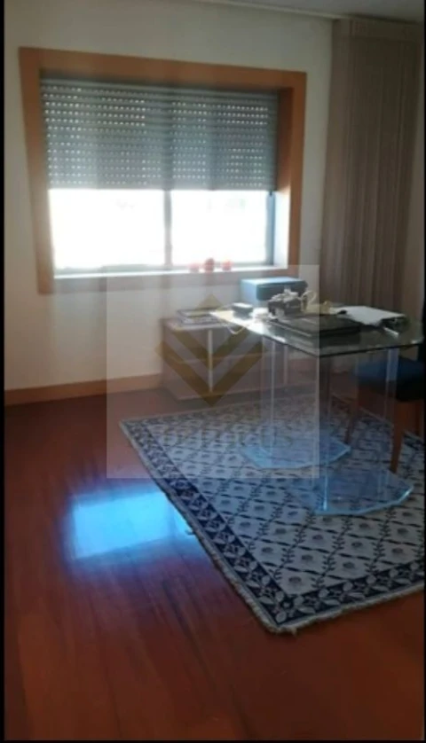 Apartamento T4 para Venda em Lordelo do Ouro e Massarelos